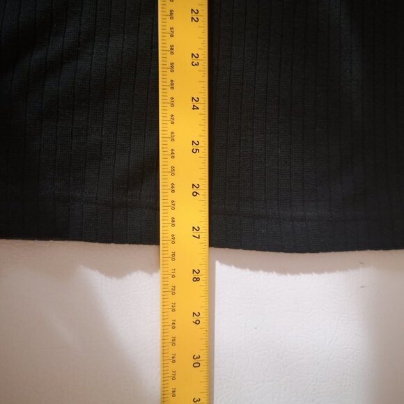 Claiborne Men's Size Medium Black Short Sleeve Loose Fit Golf / Polo Shirt - Picture 7 of 7